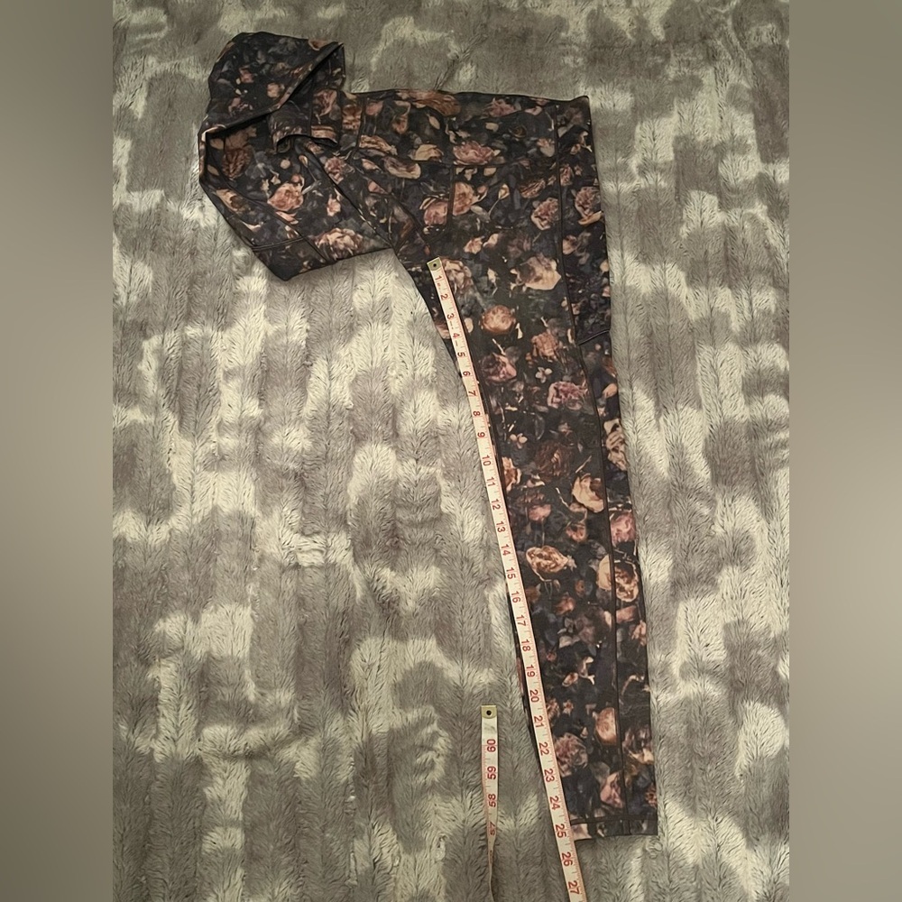 Lululemon Speed Up Tight Size 6 - Picture 5 of 10
